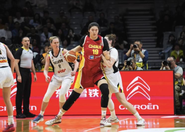 世界杯在线观看软件-比利时女篮主帅：张子宇的身高让人印象深刻，篮下技术很出色