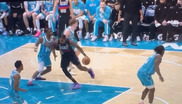 世界杯高清直播平台-活塞黄蜂爆发群殴惊动警察 斯图尔特再现蛮牛冲撞